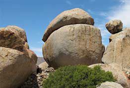 View of the Letterklip rocks and stone walls in the Kamiesberg area